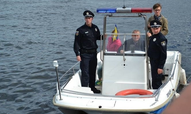 Полиция Днепра отправилась в водный рейд 