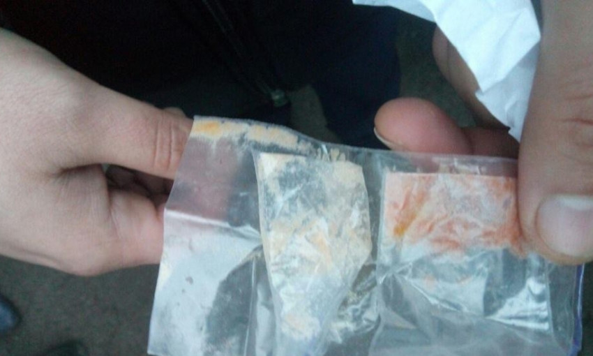 В Днепре полиция задержала водителя с наркотиками