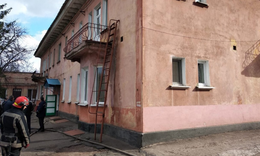 Пожар на Днепропетровщине: сотрудники ГСЧС тушили детский садик 