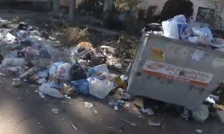 Днепряне недовольны вывозом мусора в Новокодацком районе
