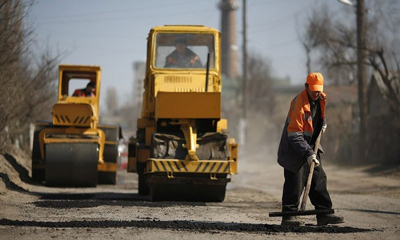 На Днепропетровщине ремонтируют дороги