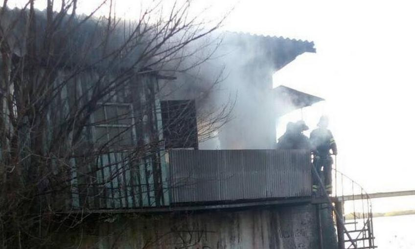 Пожар на Днепропетровщине: горело здание возле речпорта 