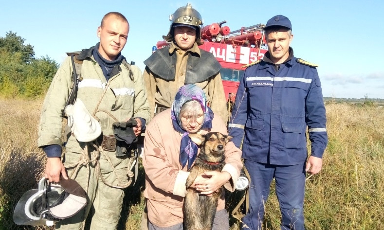 На Днепропетровщине сотрудники ГСЧС спасли собаку 