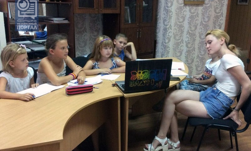 На Днепропетровщине волонтеры обучают языкам 