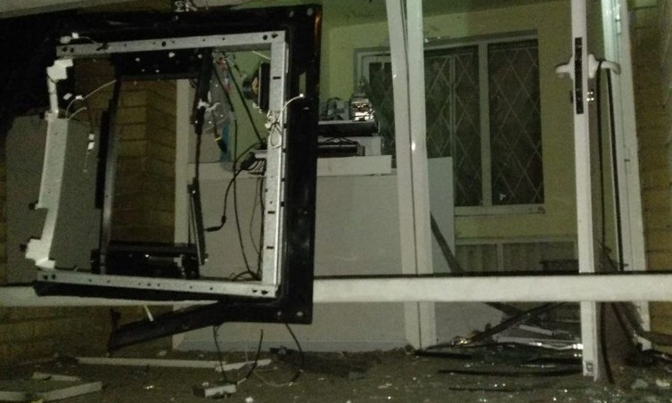 Взрыв в Днепре: неизвестные подорвали банкомат 