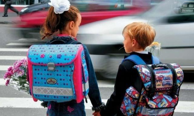 В Днепре школьников учат основам безопасности на дорогах 
