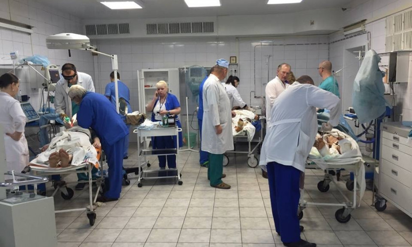 В больницу Днепра доставили много раненых из зоны АТО 