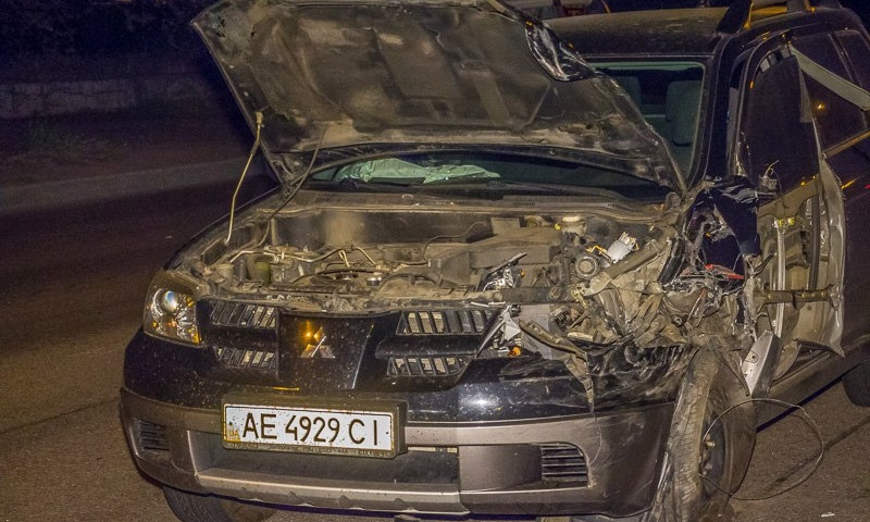ДТП в Днепре: на Набережной столкнулись два авто 