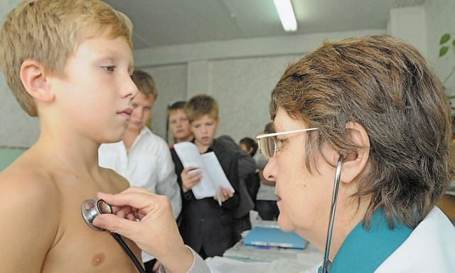 В школы Днепра хотят добавить должности врачей и медсестер