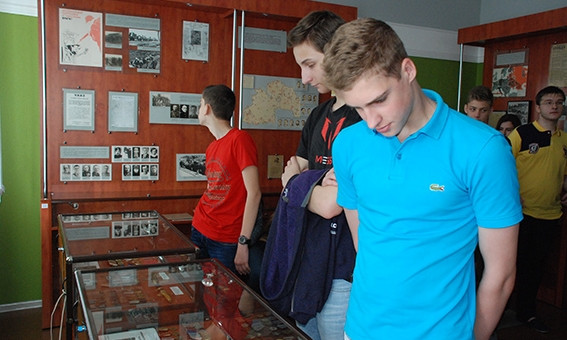Днепропетровские дети побывали в музее полиции