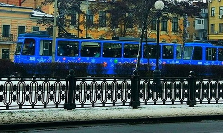 В Днепре пассажиров электротранспорта поздравит Дед Мороз 