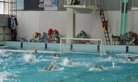 На Днепропетровщине проходят соревнования по водному поло 