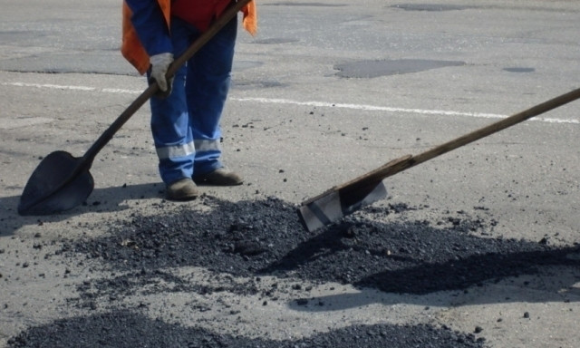 В Днепре продолжается ремонт дорог