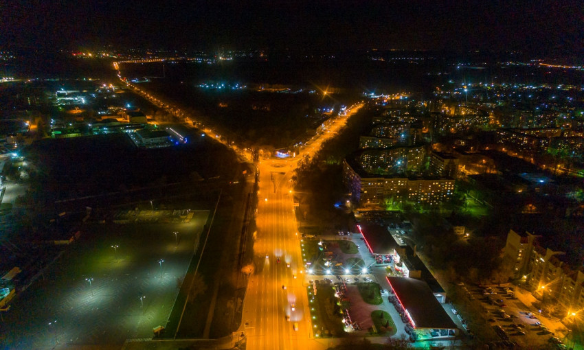 Ночной Днепр: как выглядит Запорожское шоссе после заката