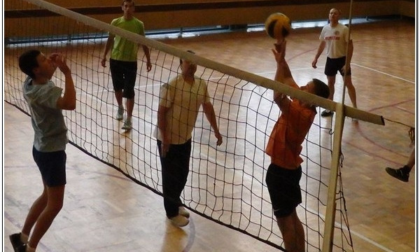 В Каменском состоялся турнир по волейболу 