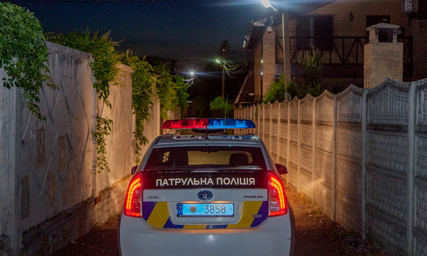 Под Днепром сотрудники полиции преследовали автомобиль Subaru
