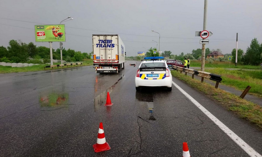 ДТП в Днепре: на Полтавском шоссе столкнулись KIA и мотороллер