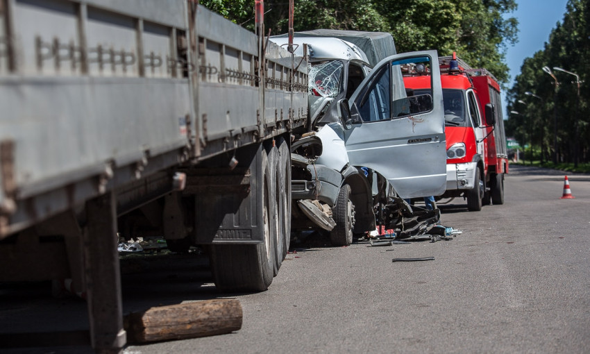 ДТП в Днепре: во время аварии пострадали четыре человека