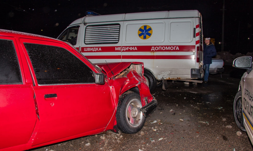 ДТП в Днепре: на дороге столкнулись Skoda и Opel