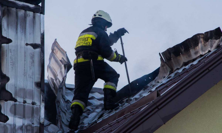 Пожар в Днепре: горел двухэтажный дом