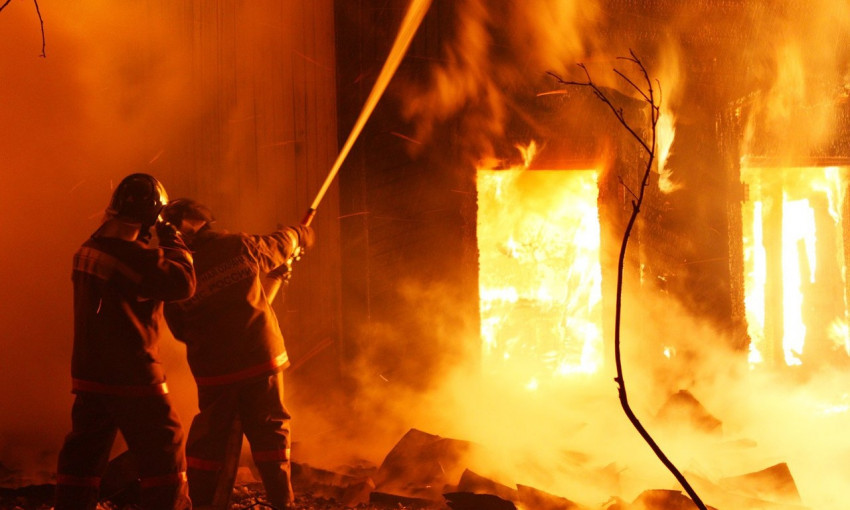 Пожар в Днепре: за сутки дважды горела фабрика 