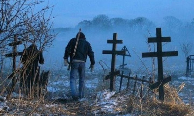 Житель Днепропетровщины спрятал труп ребенка на кладбище