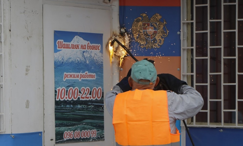 Днепр против МАФов: как демонтировали "наливайку" на улице Богомаза 