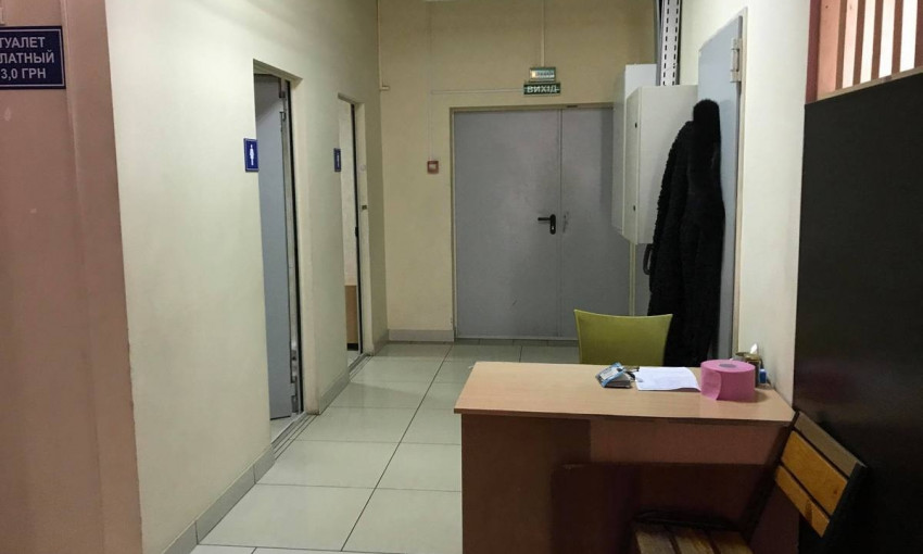 ЧП в Днепре: горожанин умер в туалете торгового центра 