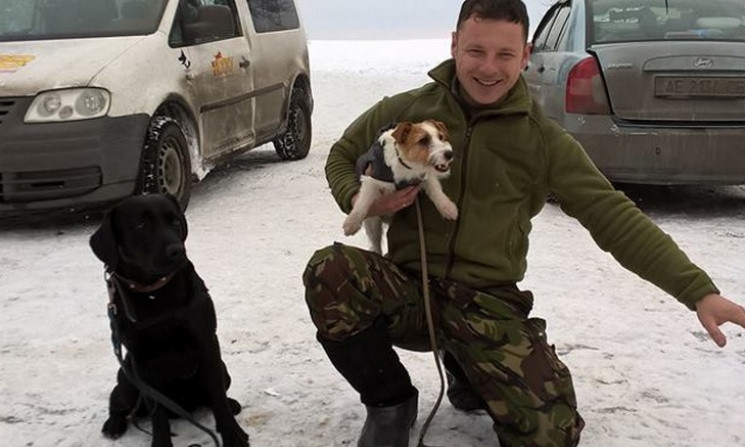 Волонтеры Днепропетровщины устроили бойцам собачий концерт 