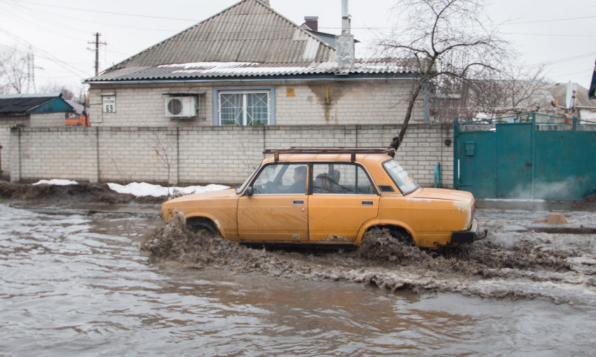 Мокрый Днепр: город утопает в лужах 