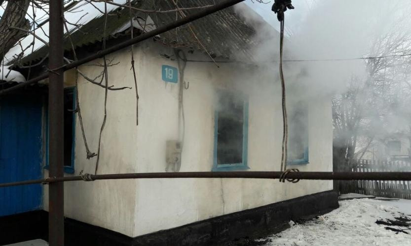 Пожар на Днепропетровщине: в частном доме пострадали дети 