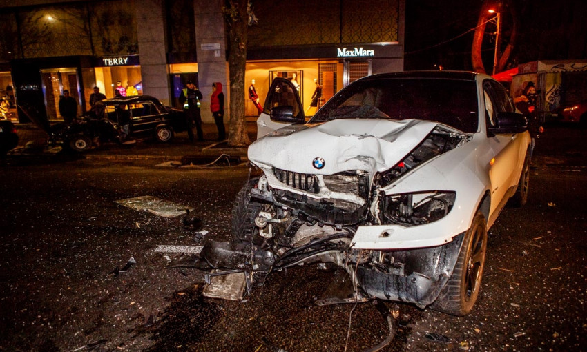 ДТП в Днепре: на дороге столкнулись BMW и «Жигули»