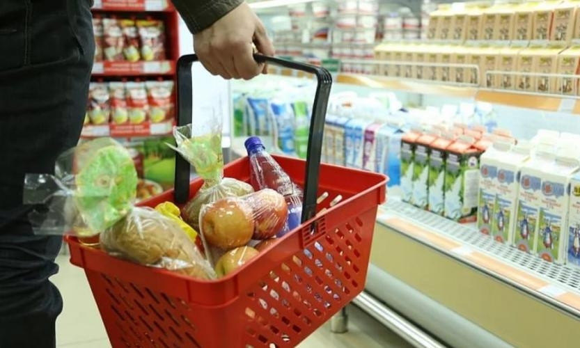 На Днепропетровщине работница супермаркета украла корзину с продуктами
