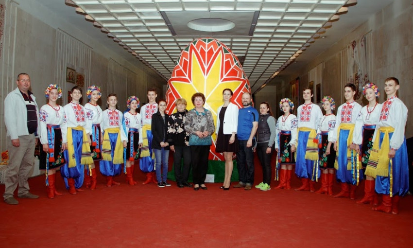 Яйцо-рекордсмен стало экспонатом днепровского исторического музея 
