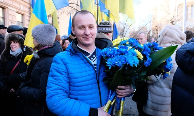 В День Соборности днепряне возложили цветы к памятнику Шевченко 
