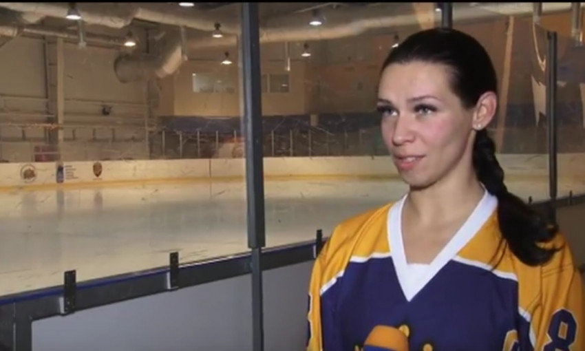 Женский хоккей: в Днепре финишировал всеукраинский чемпионат 