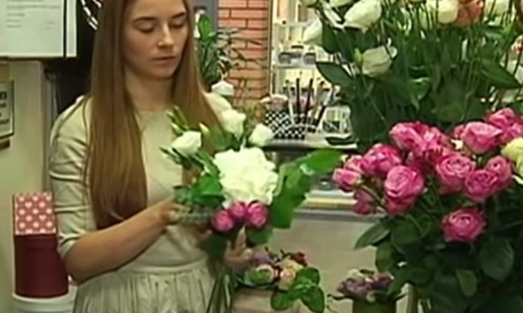 Цветочный бум: сколько стоит букет цветов к первому сентября?