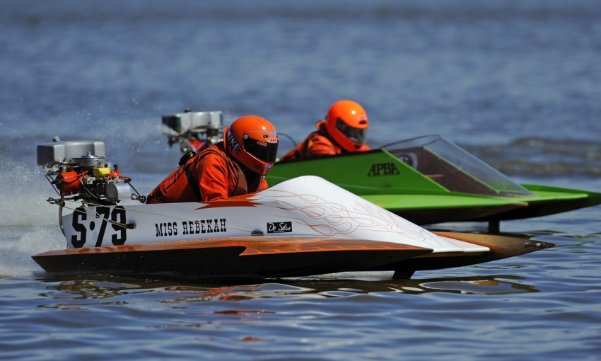 В Днепре проходит чемпионат Украины по водно-моторному спорту