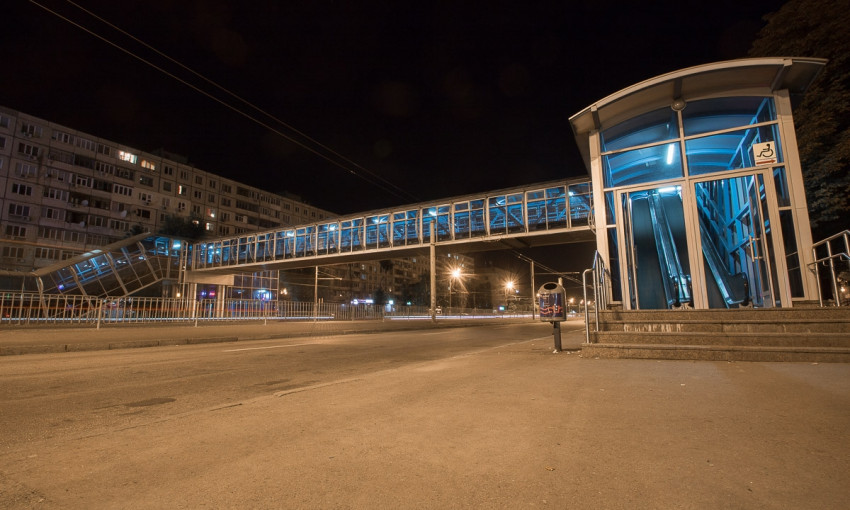 Ночной Днепр: как выглядит Слобожанский проспект под покровом ночи