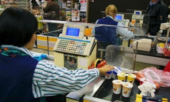 В супермаркетах Днепра мошенники предлагают оплатить чужой товар 