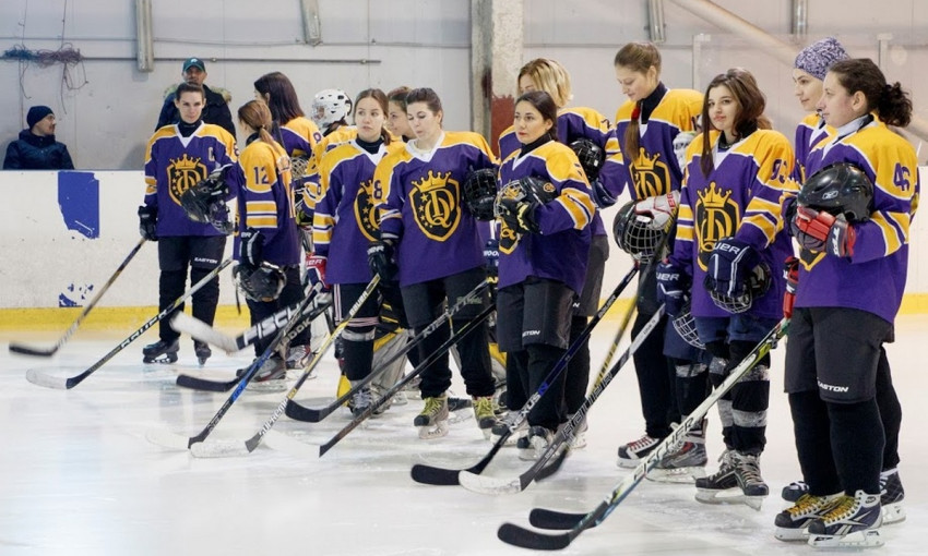 В Днепре стартует чемпионат по женскому хоккею