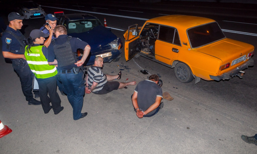 ДТП в Днепре: погоня полиции закончилась аварией ВАЗа 