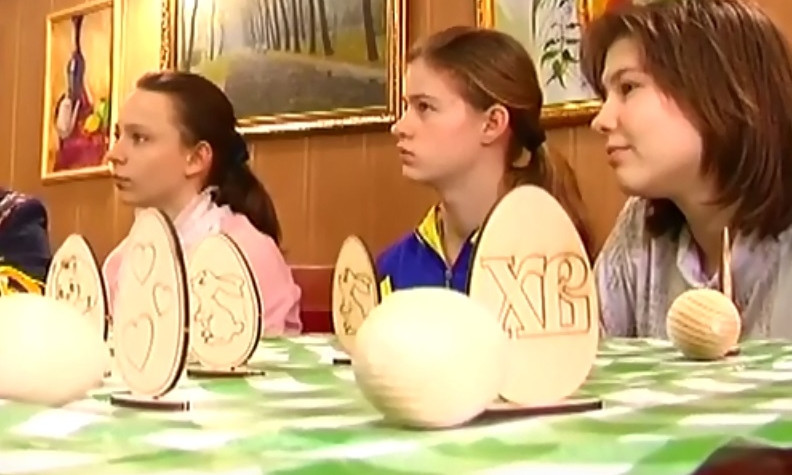 В преддверии Пасхи: на Днепропетровщине дети делали писанки