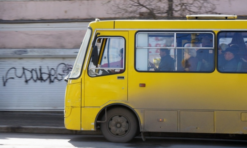 На Днепропетровщине школьница травмировалась в маршрутке 