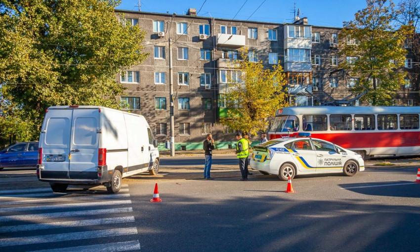 ДТП в Днепре: Fiat сбил женщину на пешеходном переходе