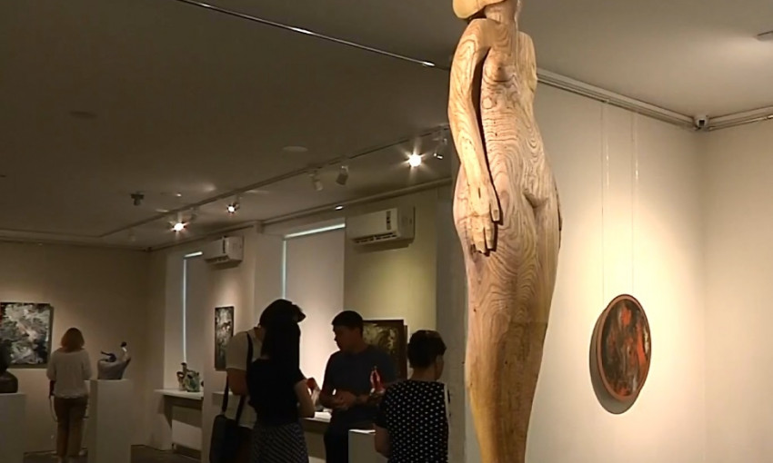 Момент в вечности: в Днепре открылась выставка современной скульптуры