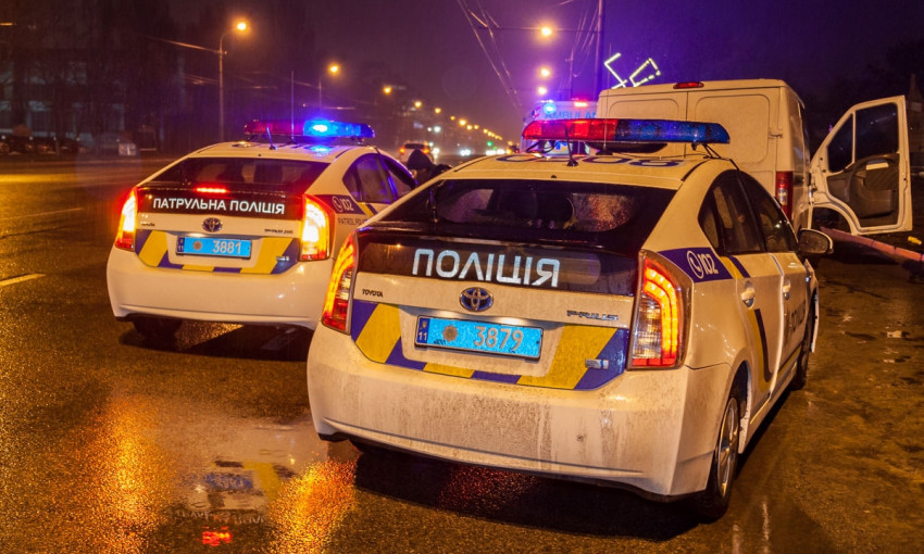 ДТП в Днепре: автомобиль полиции врезался в фуру 