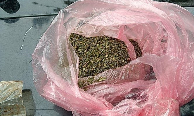 В Днепре полиция нашла у прохожего марихуану