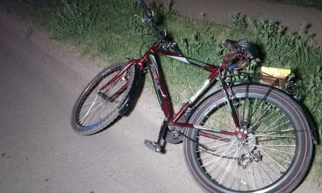ДТП на Днепропетровщине: автомобиль сбил велосипедистку 