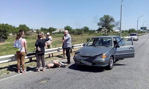 ДТП в Днепре: автомобиль сбил неадекватного мужчину 
